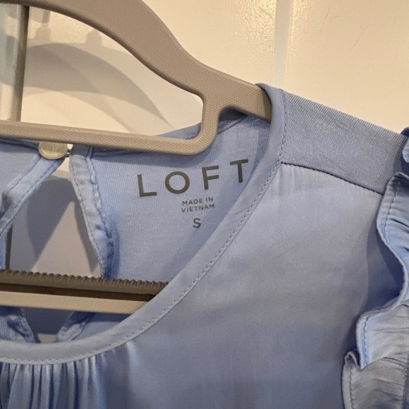 LOFT Ruffle Blouse. Size S - Picture 3 of 5